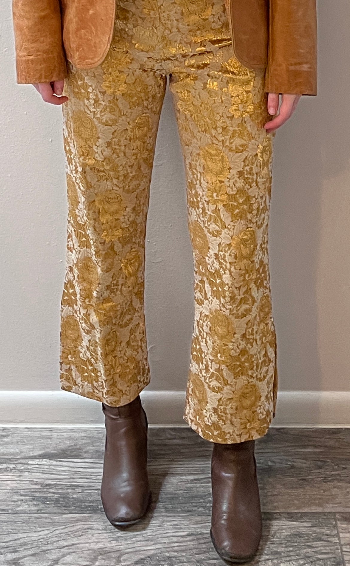 Blu In Firenze Cropped Gold Thread Floral Brocade Trousers / Size M