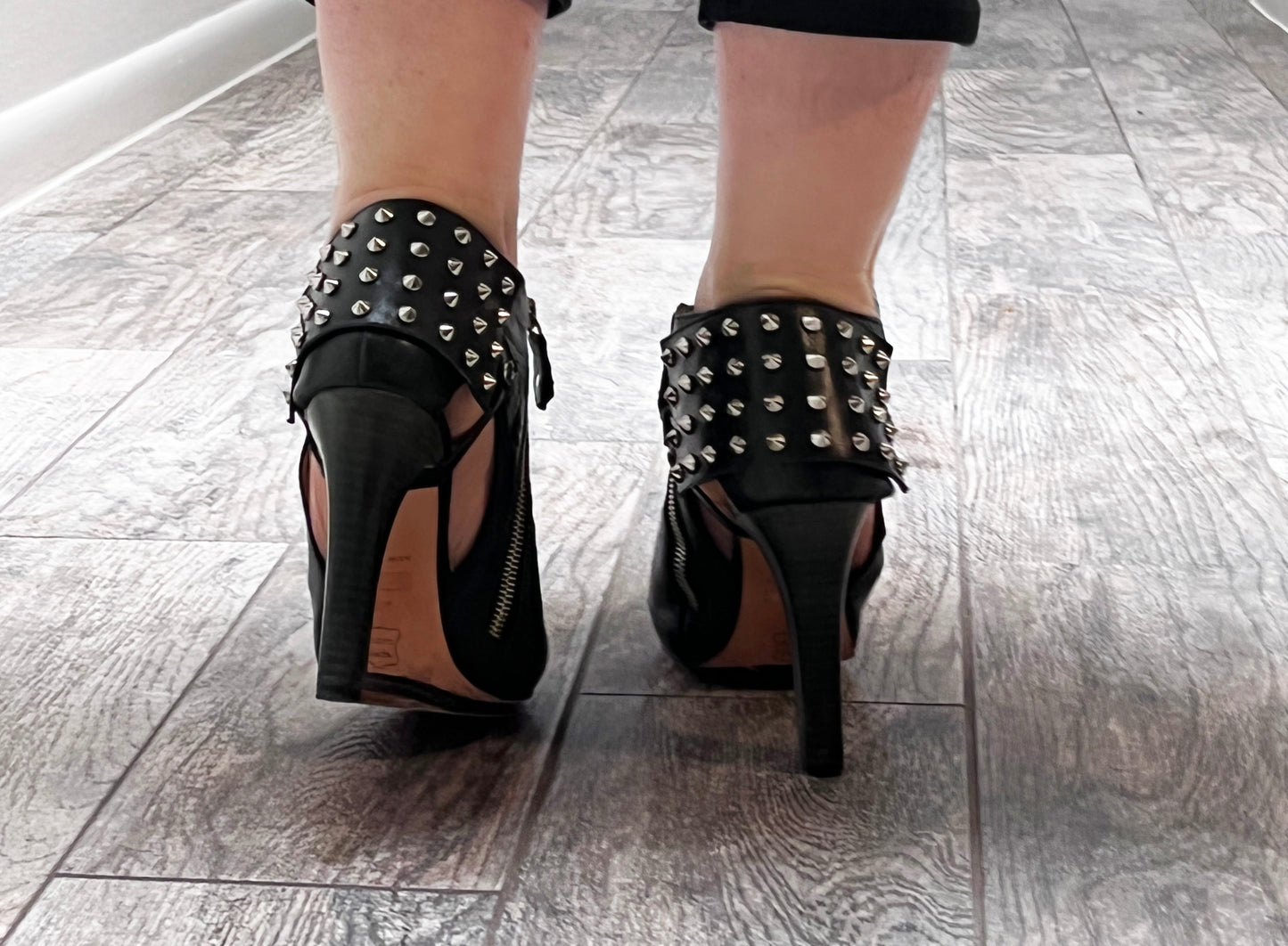 Be & D Black Leather & Spikes Heels / Size 37