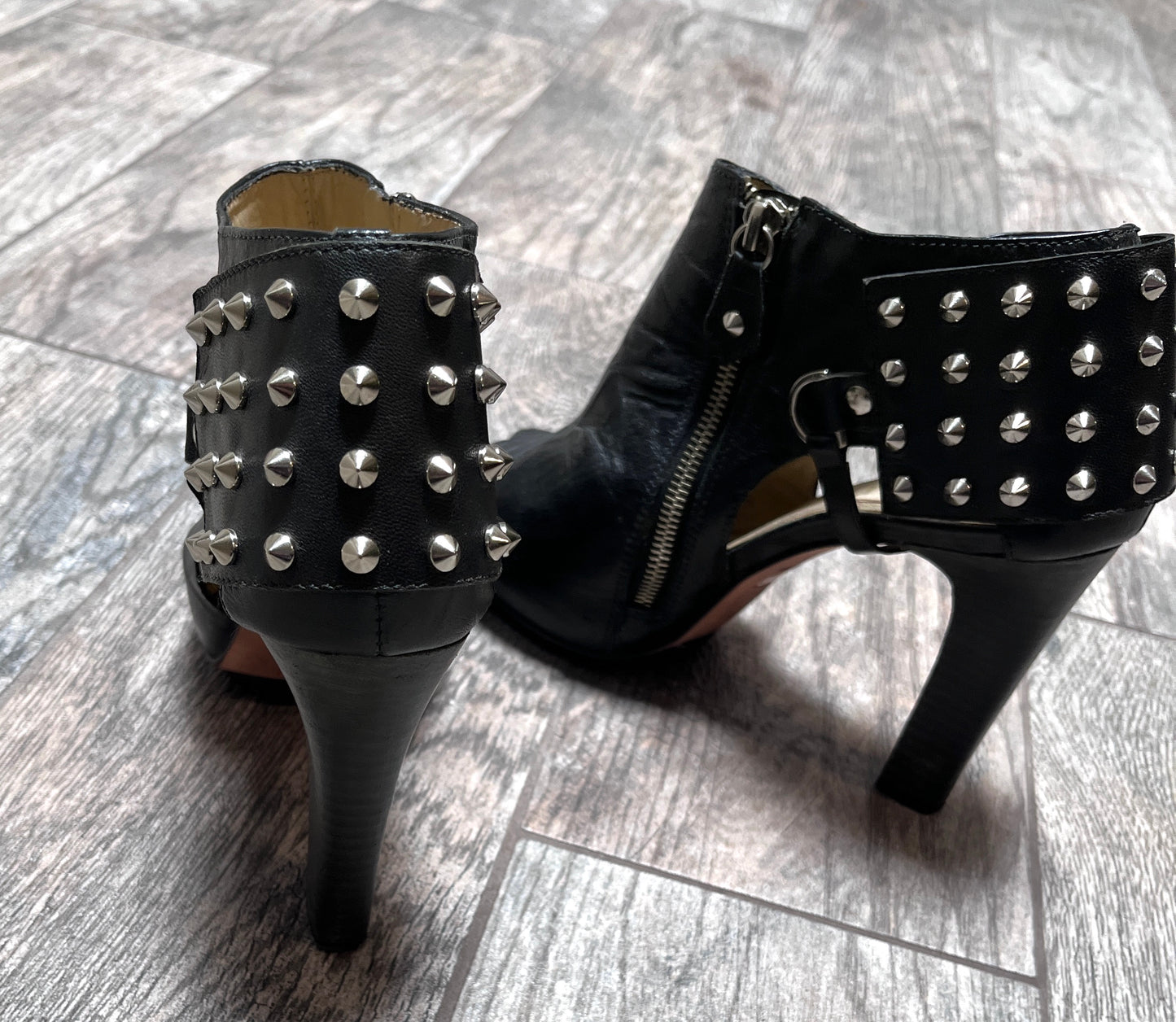 Be & D Black Leather & Spikes Heels / Size 37