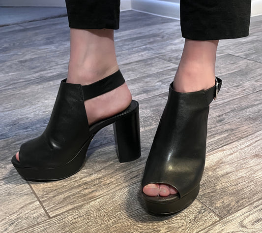 Black Leather Platform Sandals / Size 38