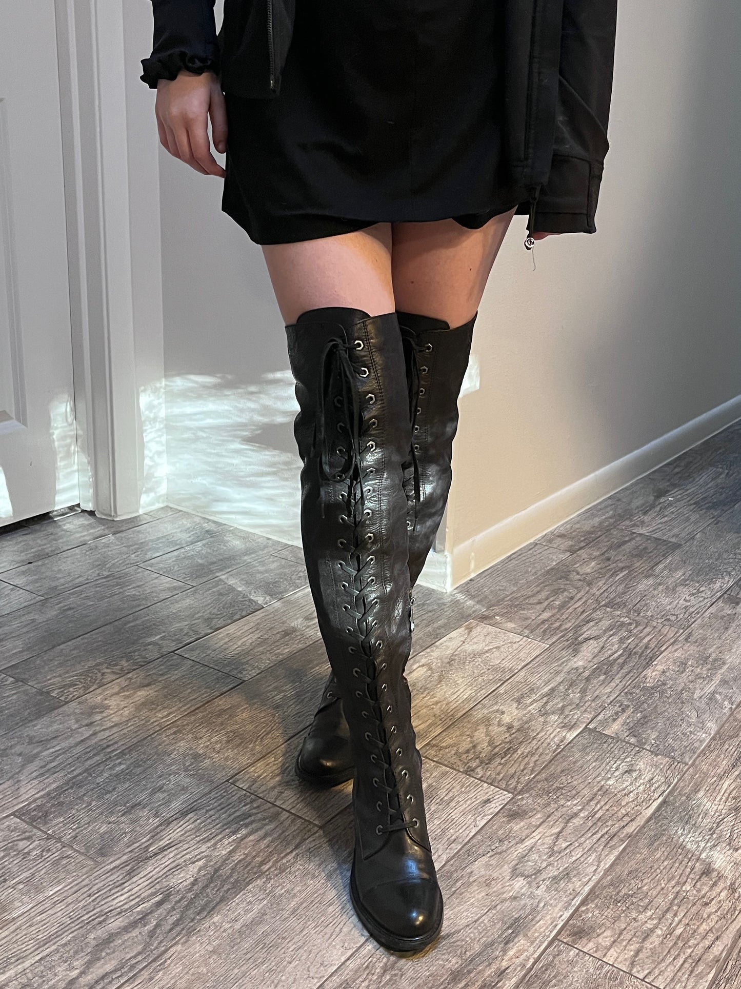 Thigh High Leather Lace-Up Boots w/Zippers / size 7.5