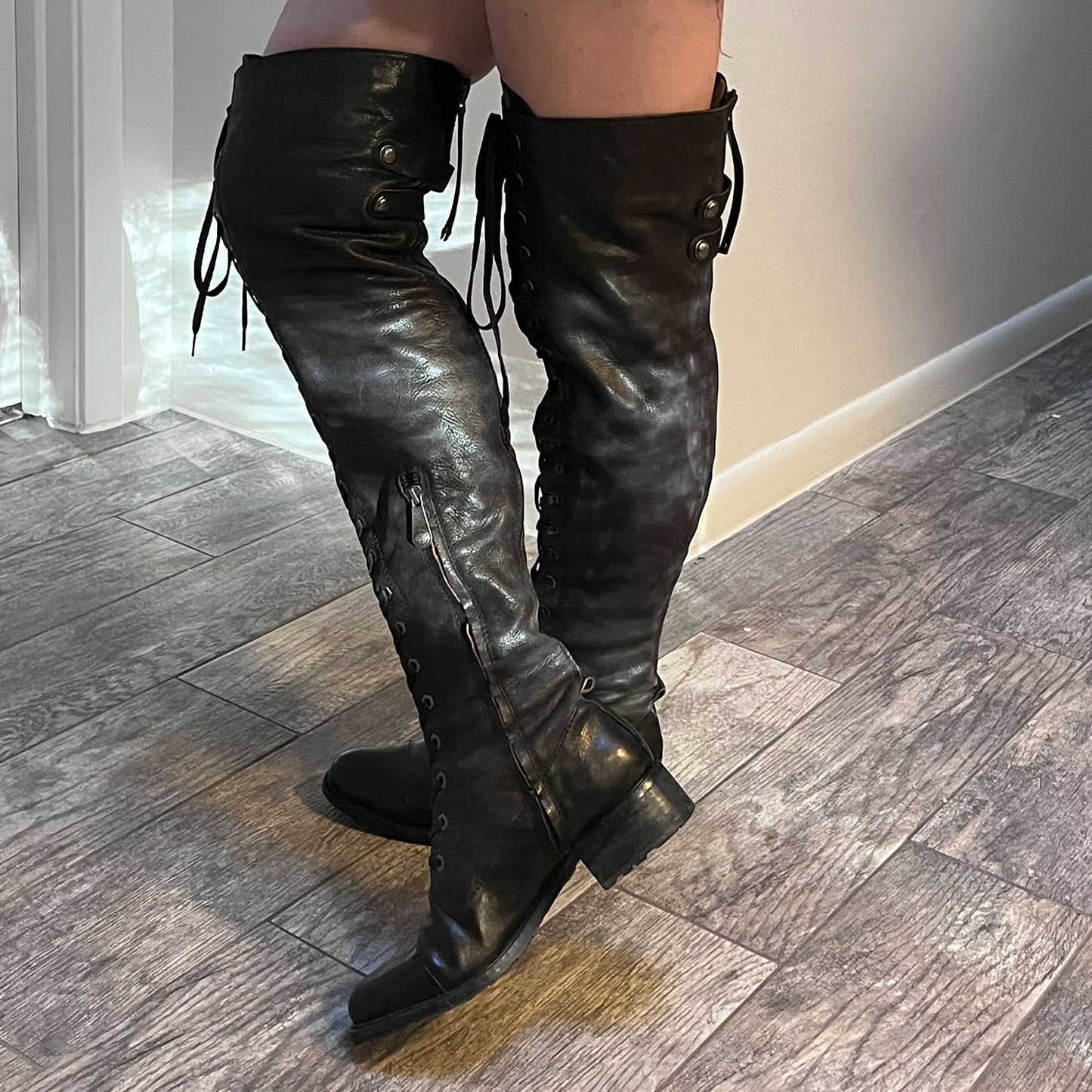 Thigh High Leather Lace-Up Boots w/Zippers / size 7.5